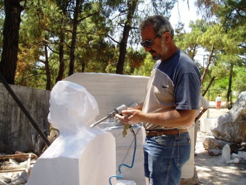 2008. kosta louvlou szobrasz, fafarago, grafikus es festo muvesz 030